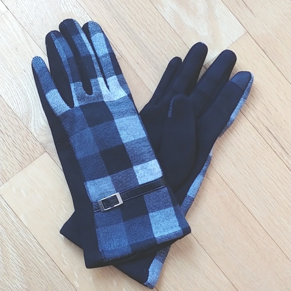 Checkered gloves NWT - Picture 3 of 3
